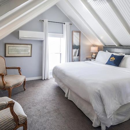 Queen Vic Guest House (Adults Only) 프로빈스타운 외부 사진